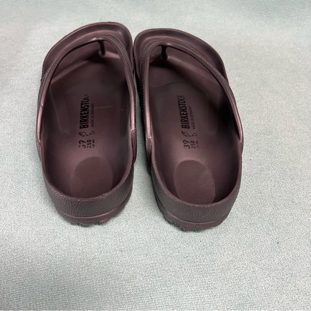 Birkenstock silver gray EVA water friendly  Flip-Flops. Molded soles slip on sty - Picture 5 of 8